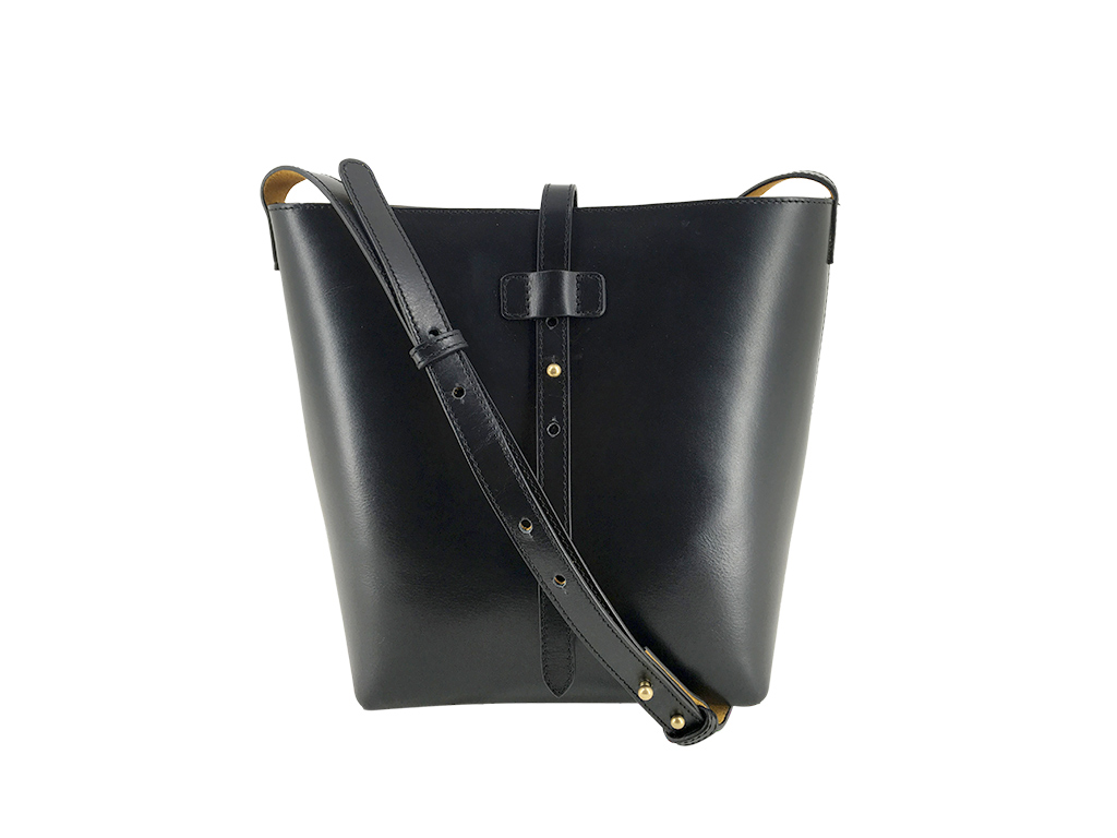 Structured Leather shoulder bag with adjustable leather strap