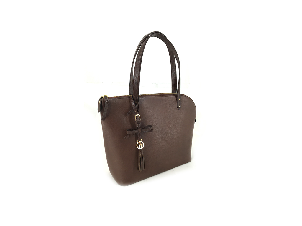 Leather tote bag with curved edge